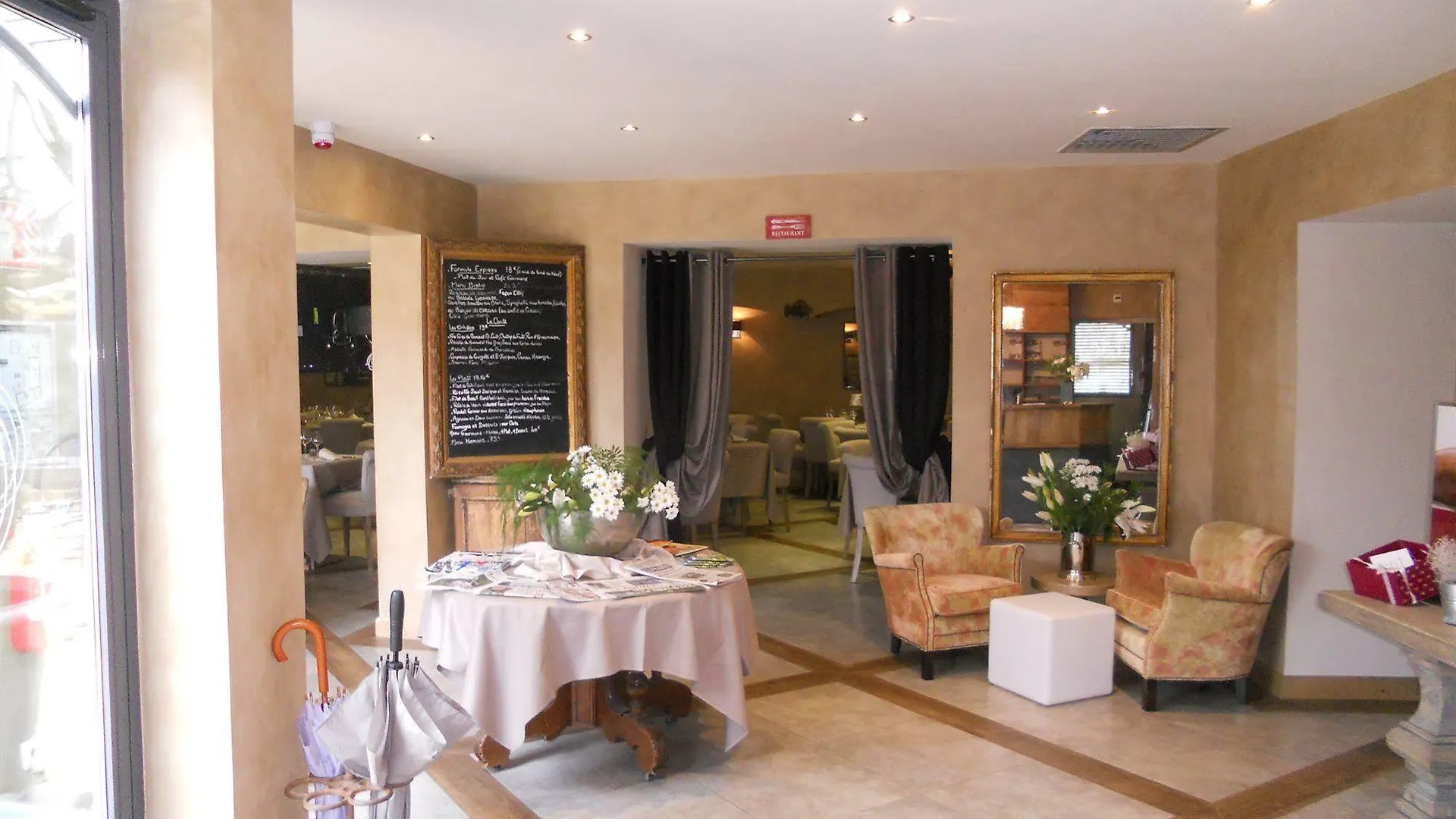 ****  Charme & Business Hotel Lyon Limonest France