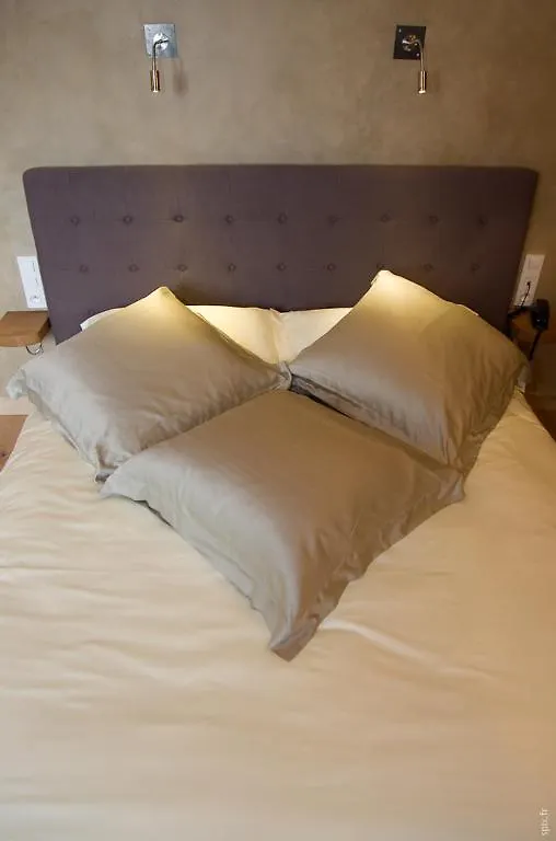 Charme & Business Hotel Lyon Limonest 4*,